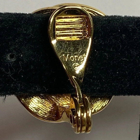 MONET VINTAGE CLIP ON GOLD EARRINGS - Picture 7 of 8